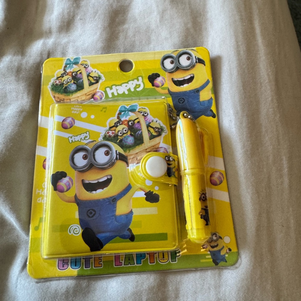 Minions Yellow Party Favor Set